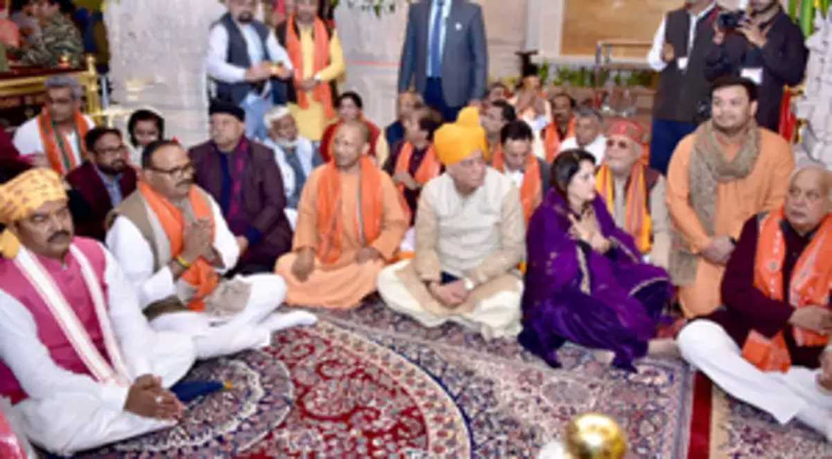 रामलला का दर्शन करने पहुंचे सीएम योगी, जन प्रतिनिधियों का हुआ भव्य स्वागत, आम श्रद्धालुओं को भी नहीं हुई दर्शन में कोई परेशानी